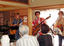 フォークソング満月堂さん