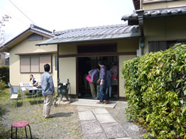 カフェの入り口です